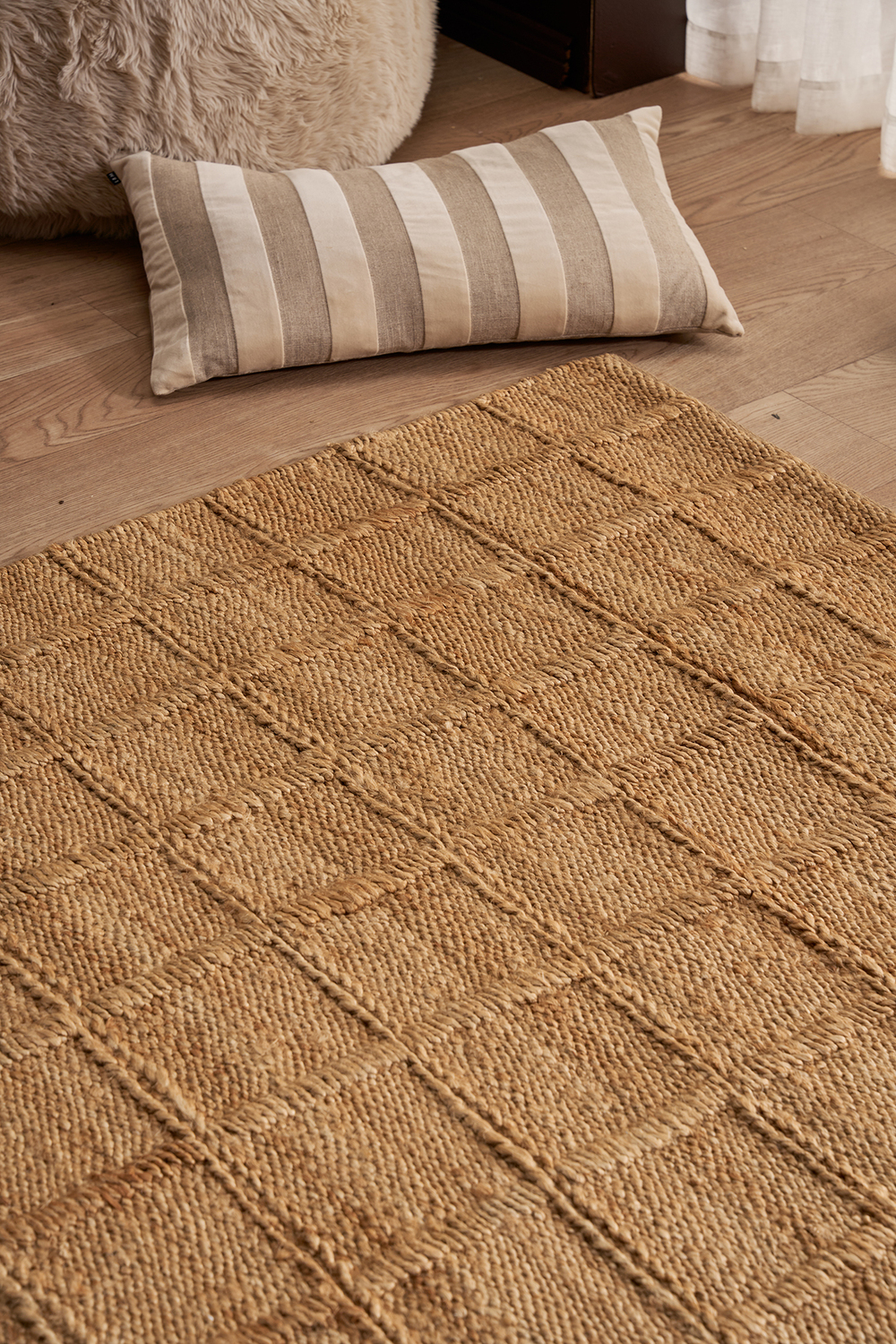 Gabi Grid Hand-Woven Jute Rug