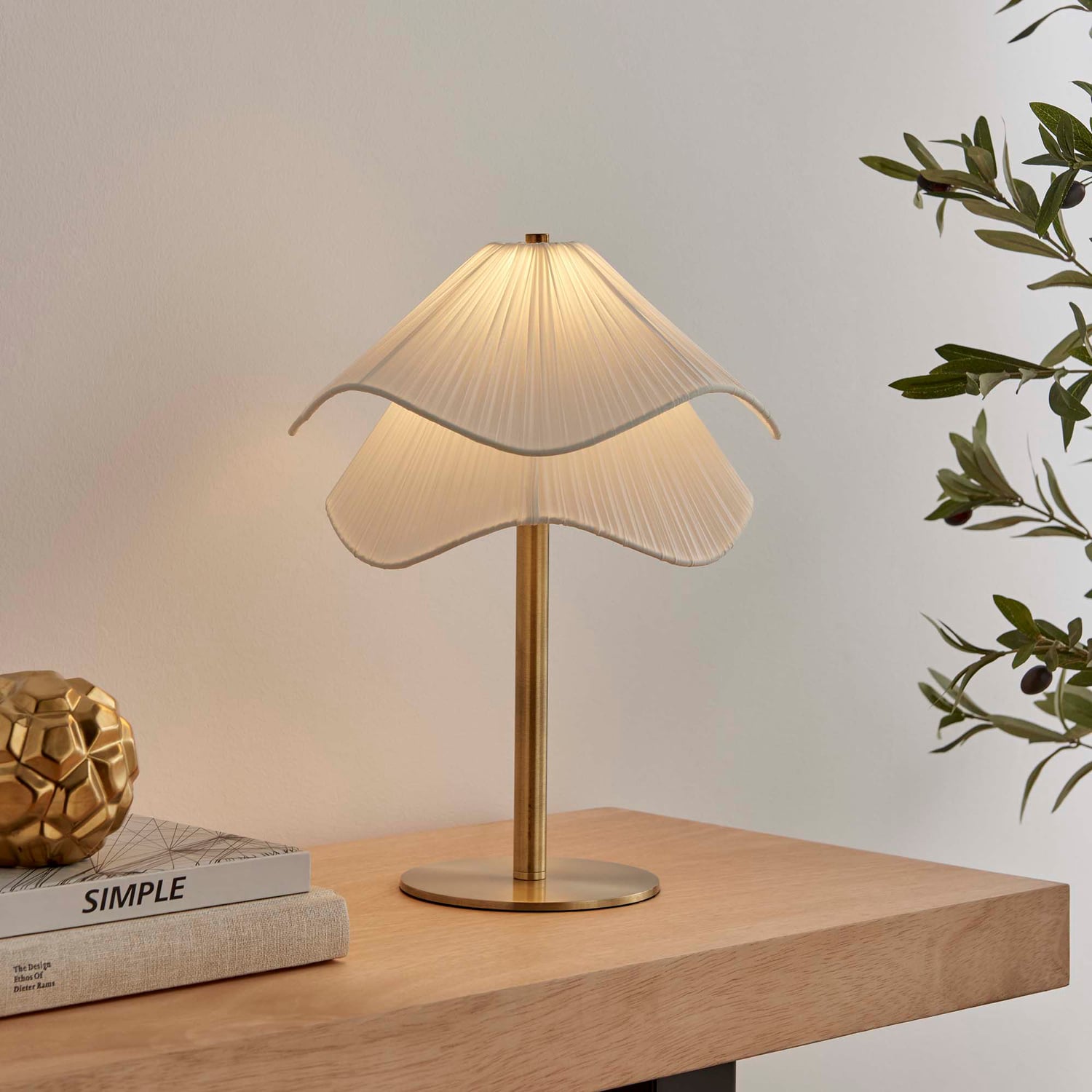 Molly Iron Table Lamp