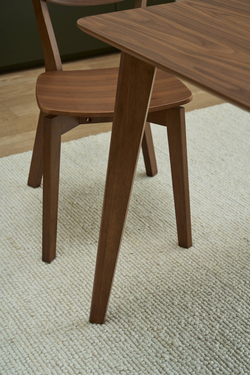 Larsen Dining Table