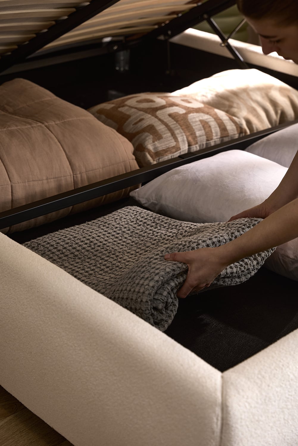 Paloma Boucle Gas Lift Storage Bed