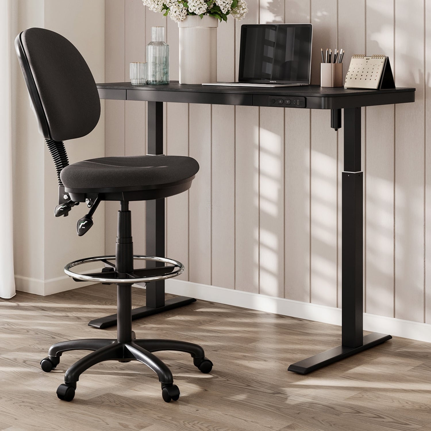 Leo Sit & Stand Desk with Wireless Charging Station