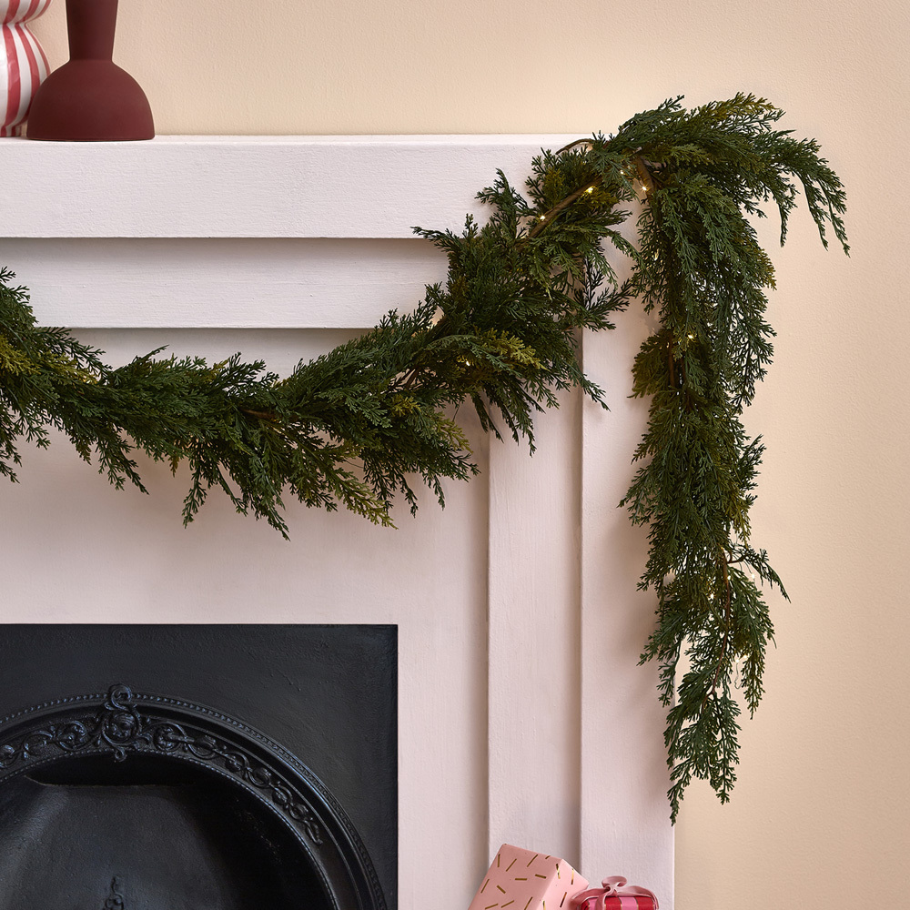 Cedar LED Christmas Garland