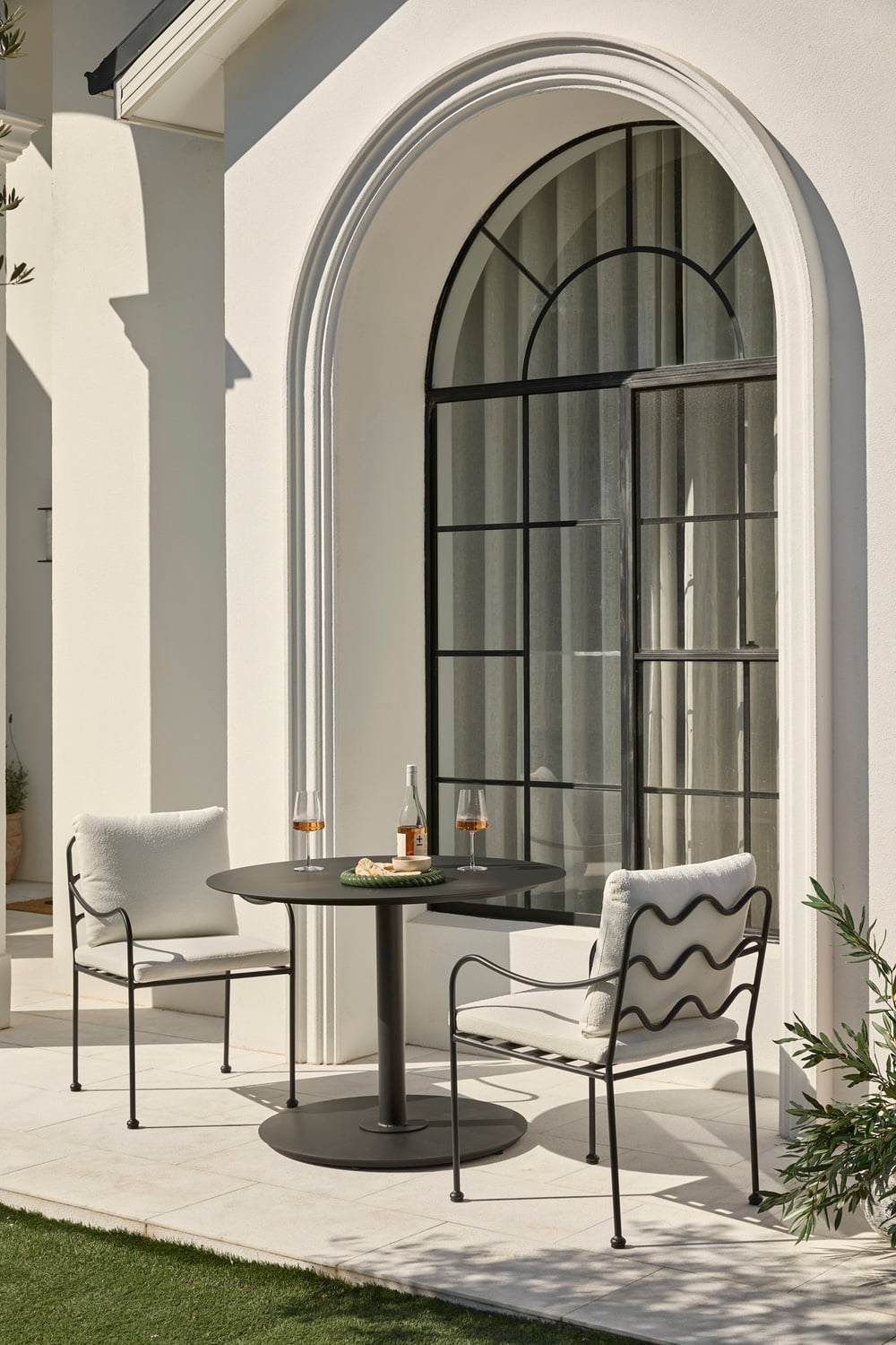 Breeze Outdoor Dining Chairs