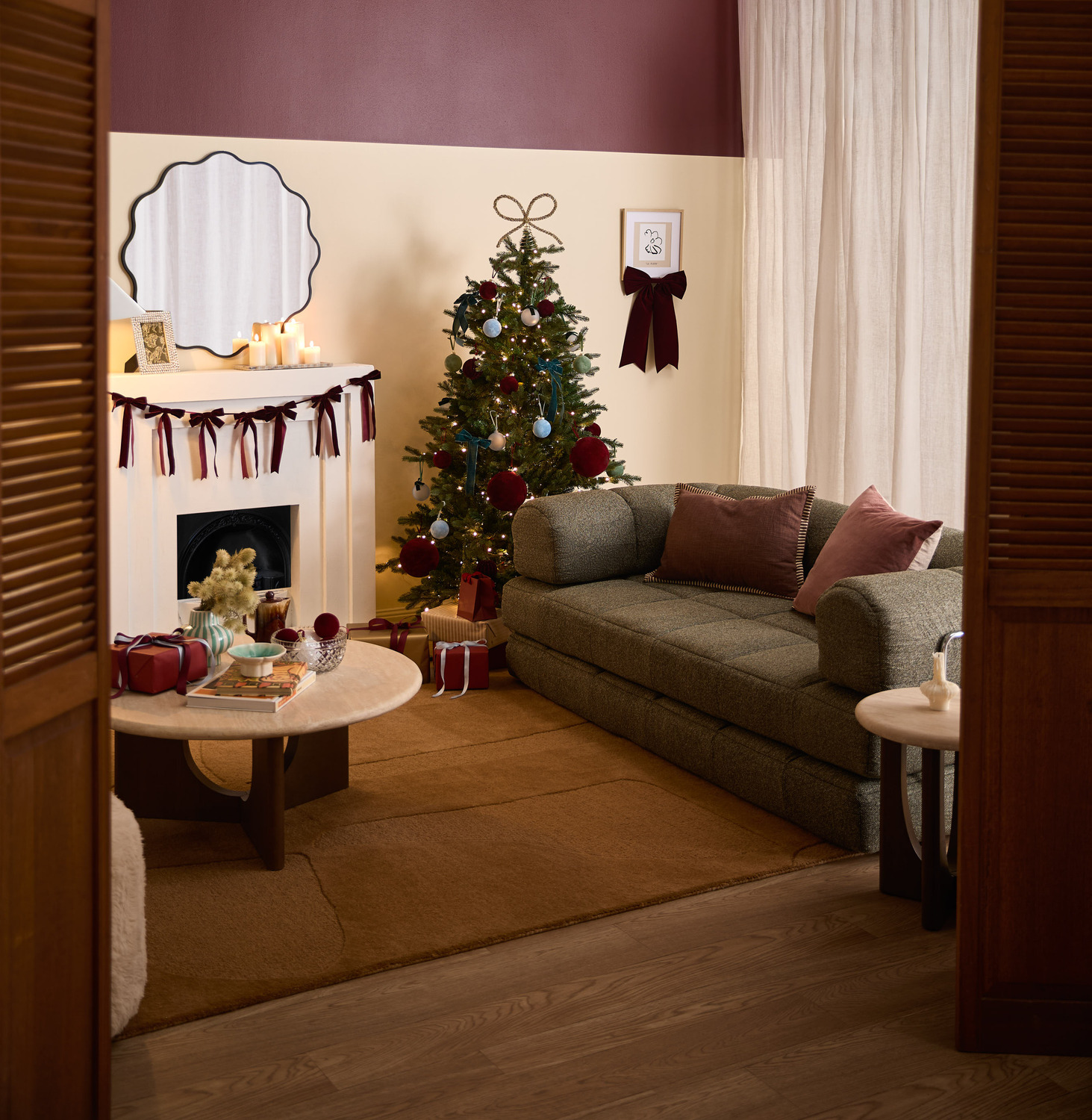 Long Velvet Bow Christmas Garland