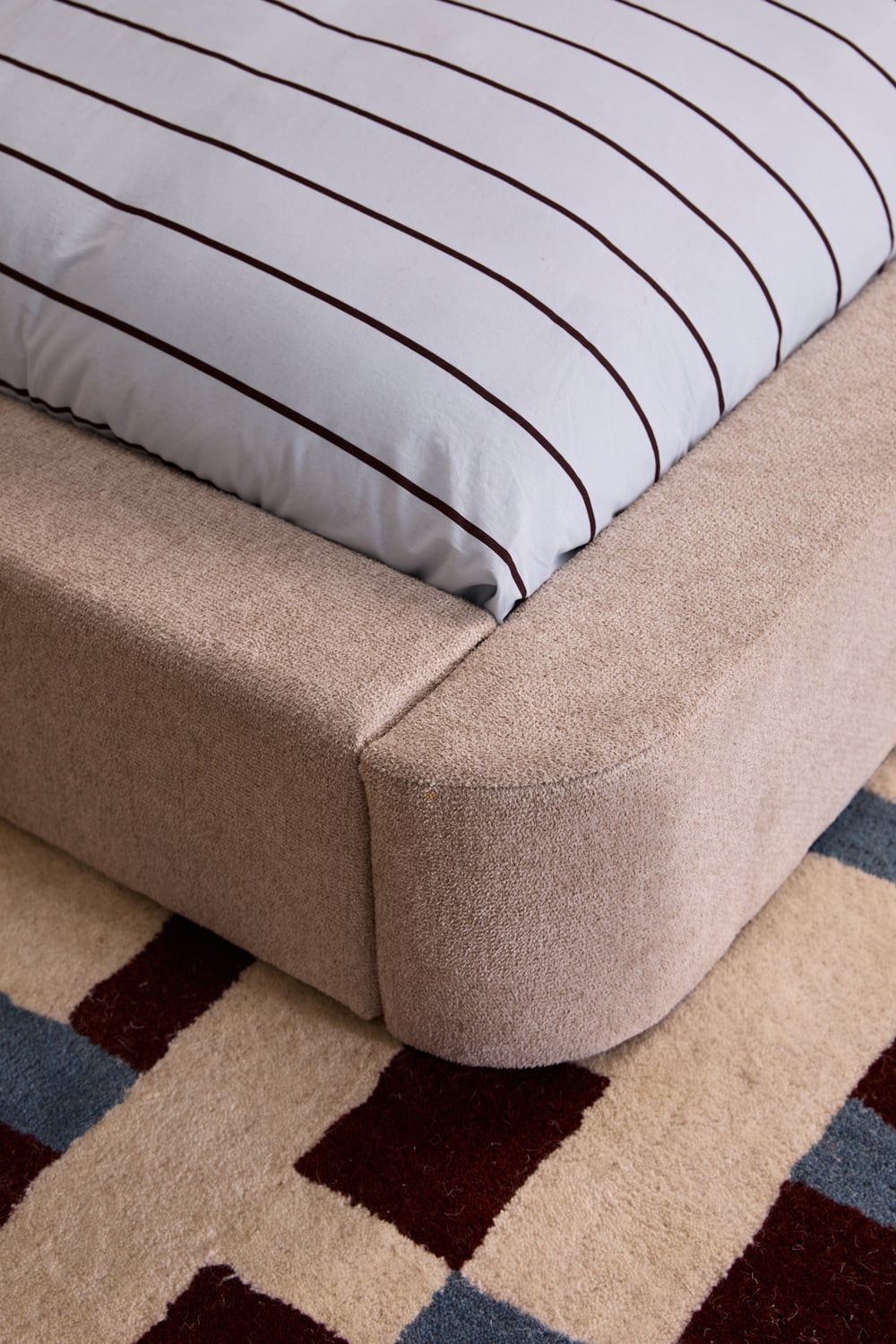 Cove Chenille Low-profile Single Bed