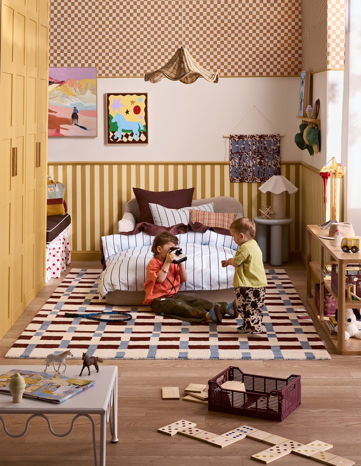 Cove Chenille Low-profile Single Bed