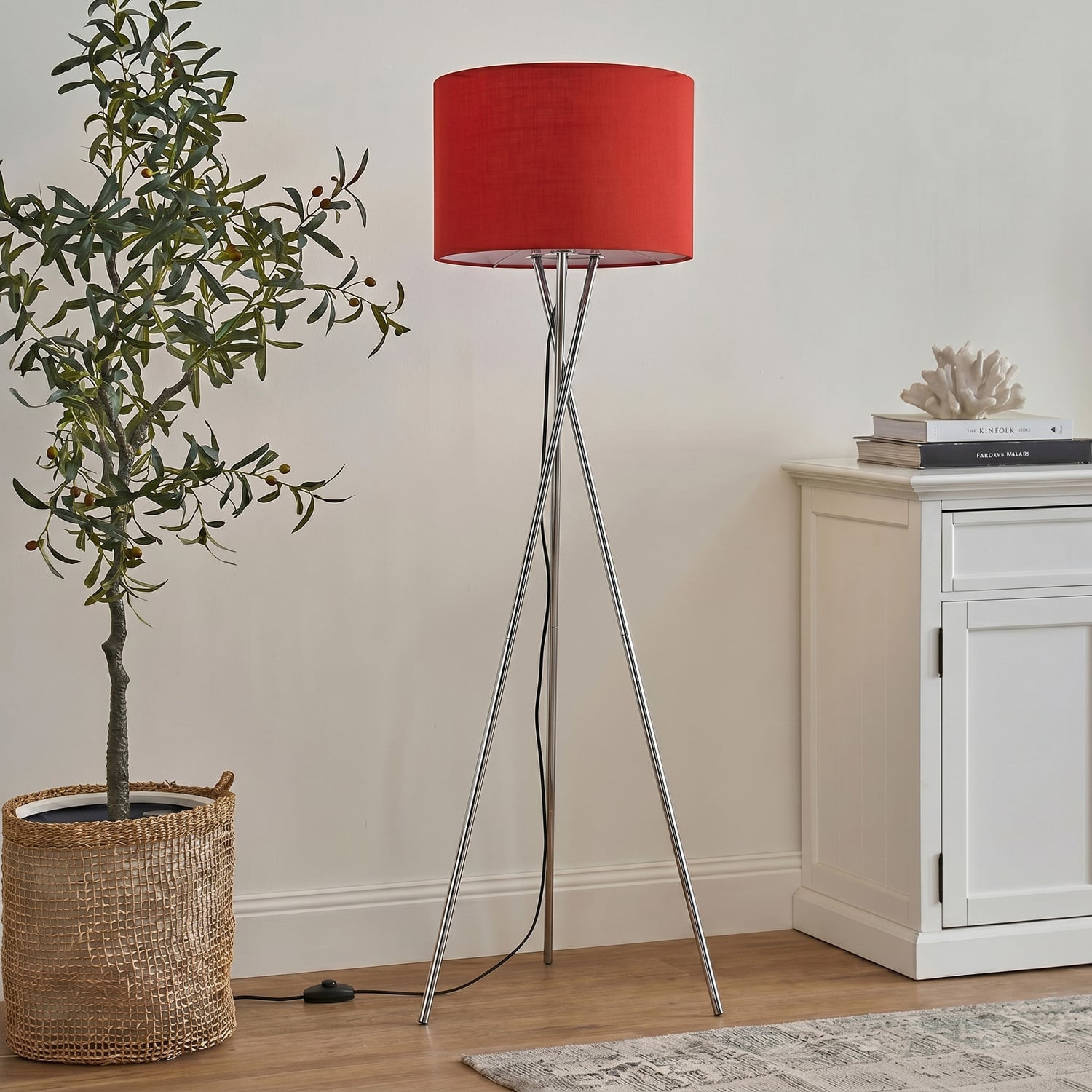 Rameno Metal Tripod Floor Lamp