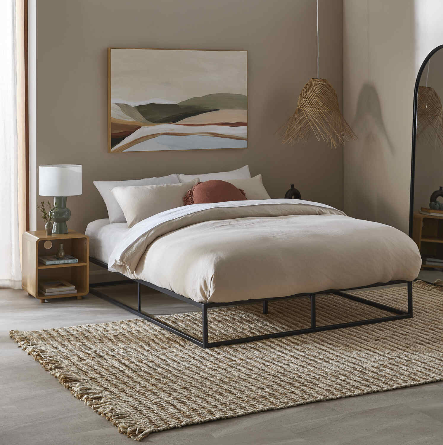 Black-Pilato-H25cm-Metal-Bed-Base