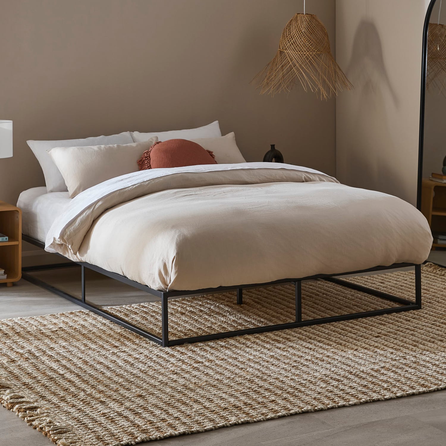 Black-Pilato-H25cm-Metal-Bed-Base
