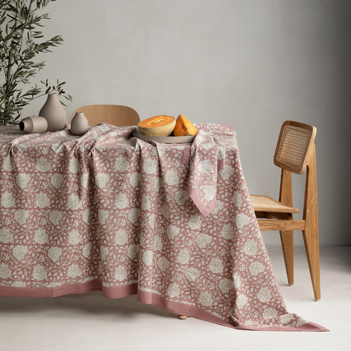 L&MHome Sienna Cotton Tablecloth Temple & ster