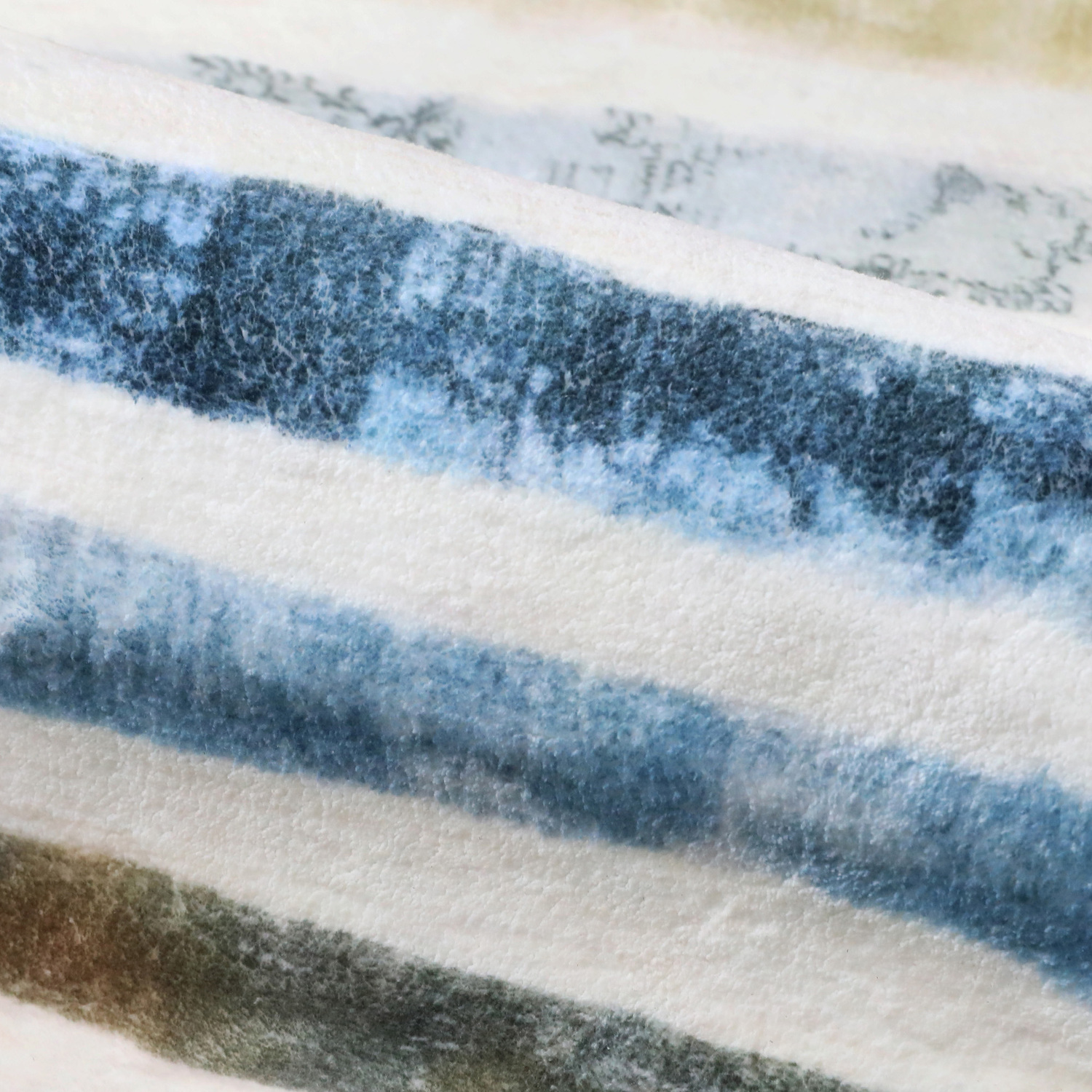 Saira-Machine-Washable-Rug