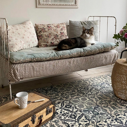 Eclectic Green Armenian Vinyl Rug