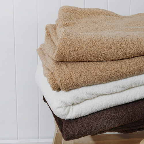 Selena Boucle Throw