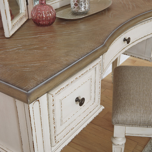 White Realyn Dressing Table & Stool Set