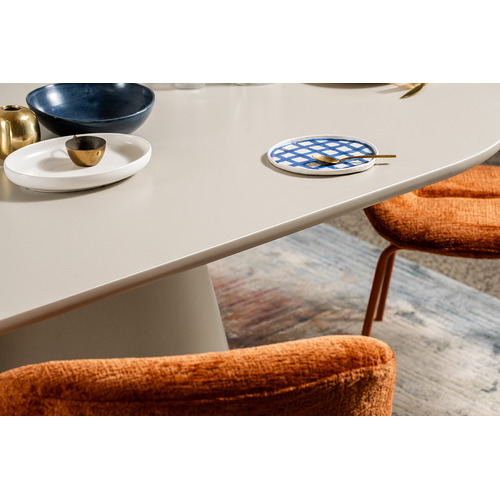 Sade-Dining-Table