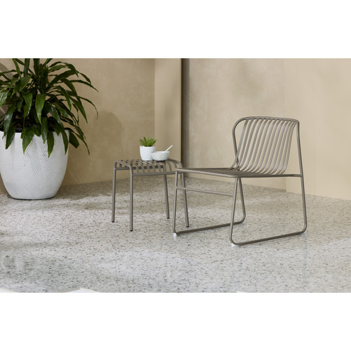 Swan-Outdoor-Lounge-Chair