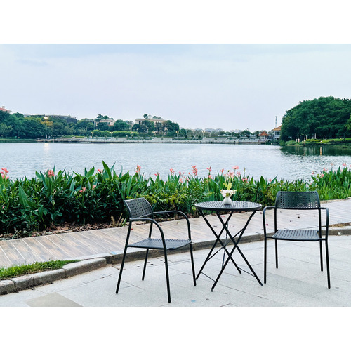 Raven-Round-Foldable-Outdoor-Dining-Table