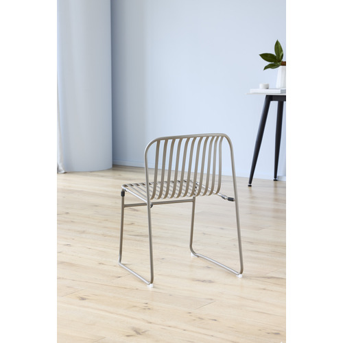 Swan-Curved-Outdoor-Dining-Chairs