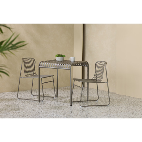 Swan-Outdoor-Dining-Table