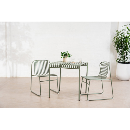 Swan-Curved-Outdoor-Dining-Chairs