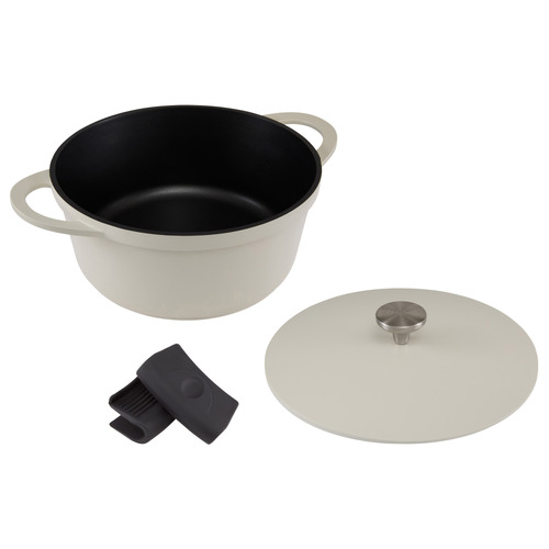 Maxwell & Williams Cast Lite Aluminium Non-Stick Casserole