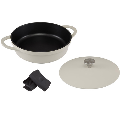 Maxwell & Williams Cast Lite Aluminium Non-Stick Casserole