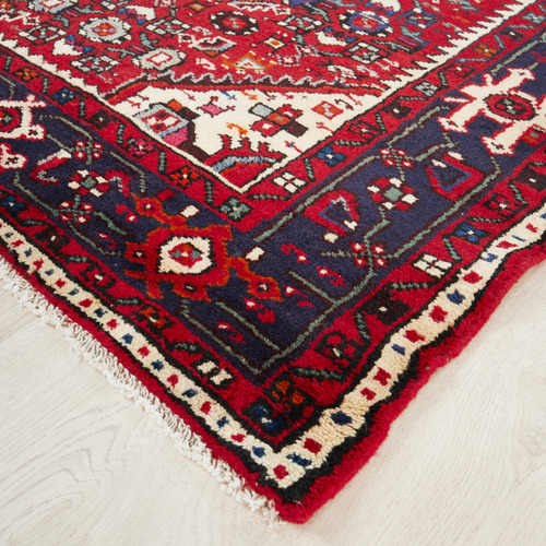 Sleza Hand-Knotted Wool Persian Rug