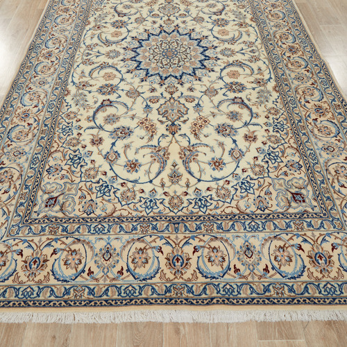 Naen Vintage Hand-Knotted Wool Rug