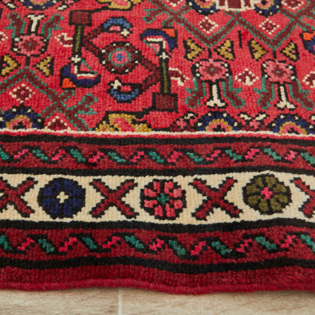 Hamedan Hand-Knotted Wool Rug