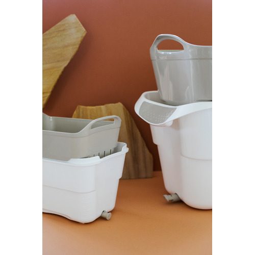 https://img.zcdn.com.au/lf/50/hash/38483/19507175/4/Strucket+Laundry+Bucket+with+Strainer.jpg