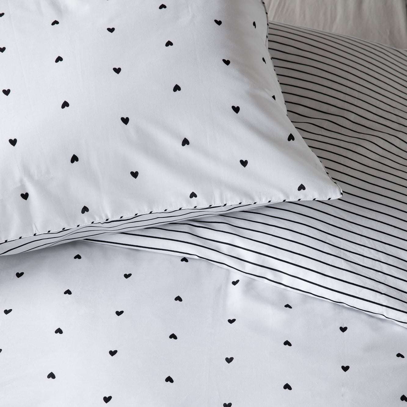 Black & White Striped Hearts Cotton Quilt Cover Set