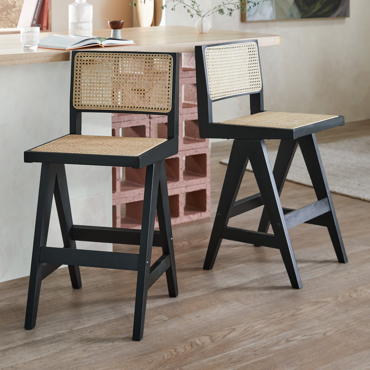 66.5cm-Korina-Barstools
