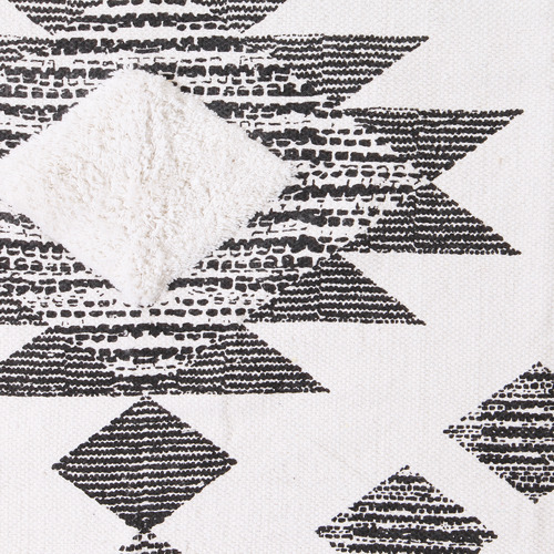 Traditional Tufted Cotton Rug