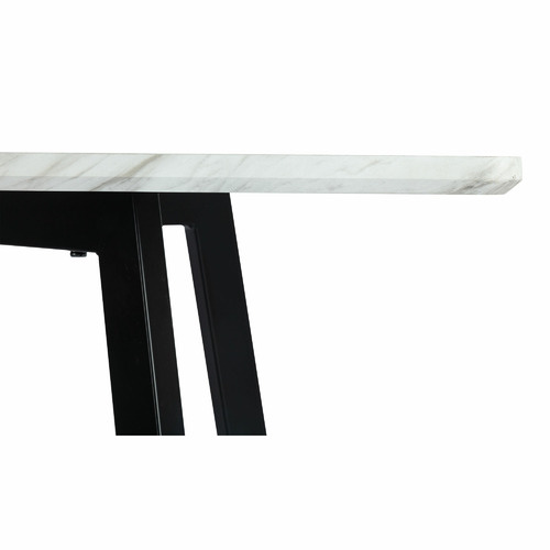 Faerlin Dining Table