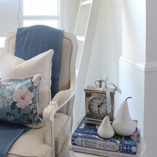 Elizabeth - Peony Blu Linen-Blend Cushion Cover