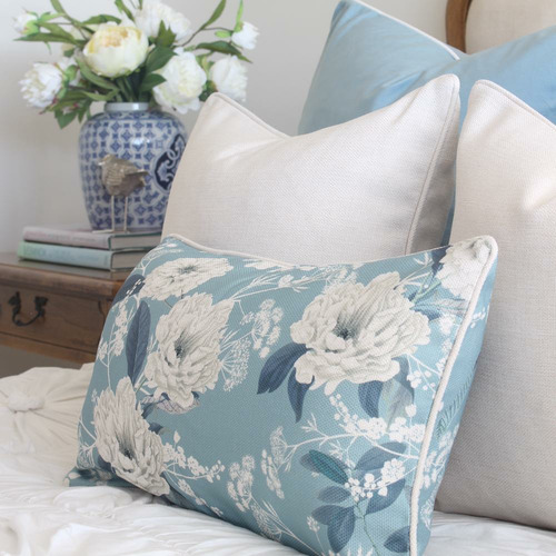 Elizabeth - Peony Blu Linen-Blend Cushion Cover