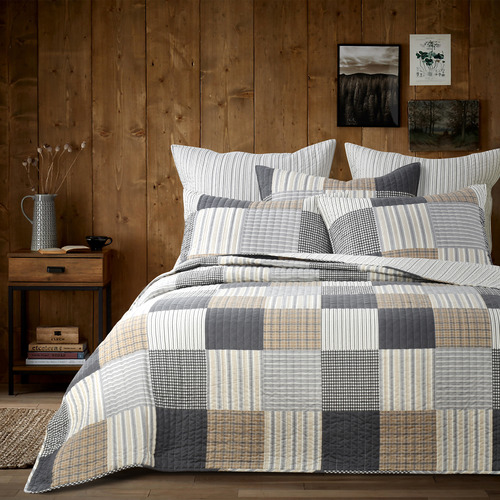 Vintage-Style Patch Cotton Coverlet Set