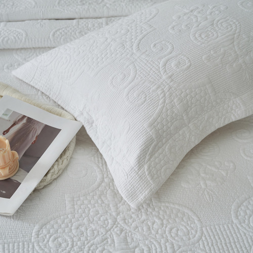 Boutique-White-Cotton-Coverlet-Set