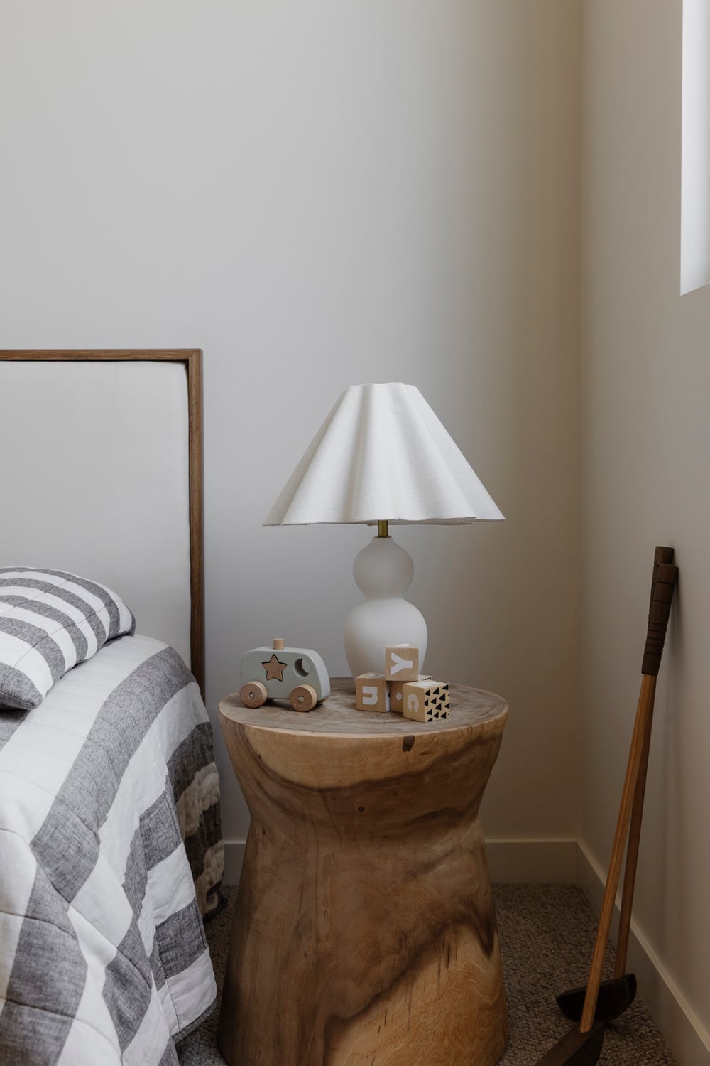 Mila Ceramic Wavy Table Lamp