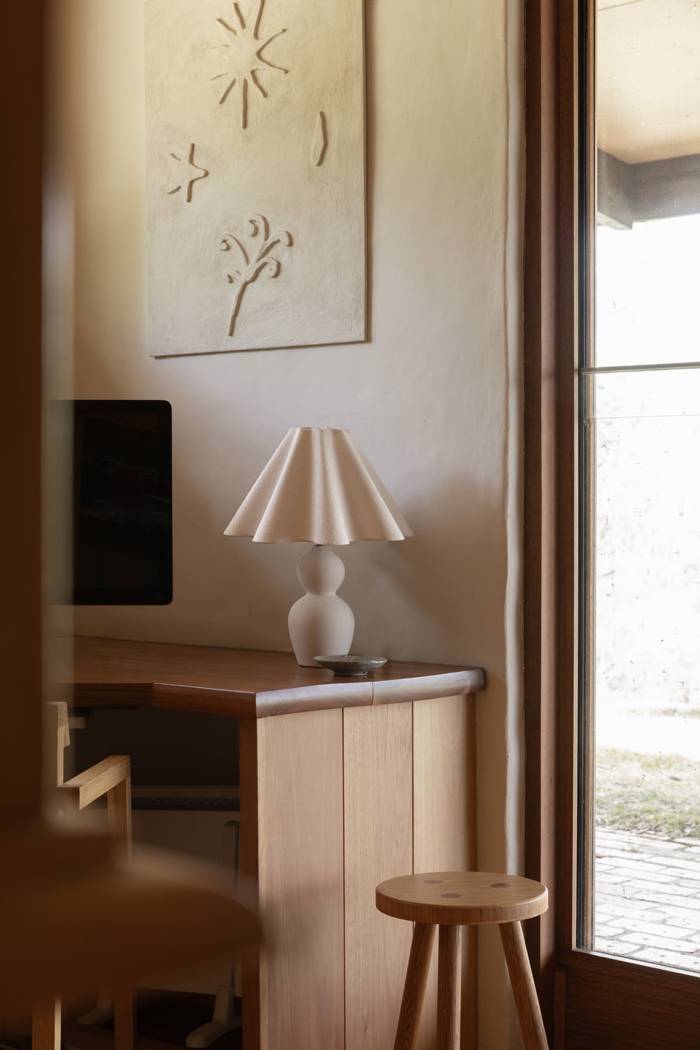 Mila Ceramic Wavy Table Lamp