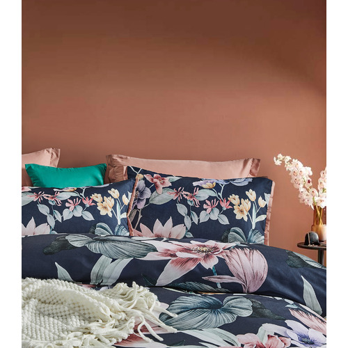Botanical Susan Microfibre Quilt Cover Set