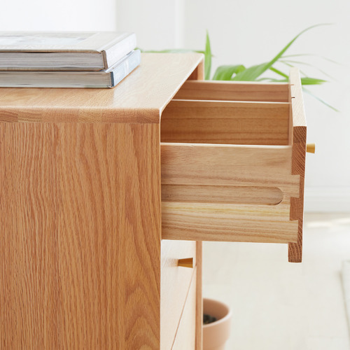Ashton Oak Wood Chest of Drawer