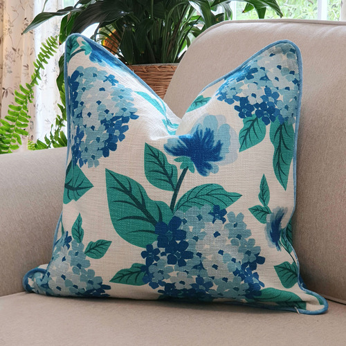 Hydrangeas Cotton-Blend Cushion Cover
