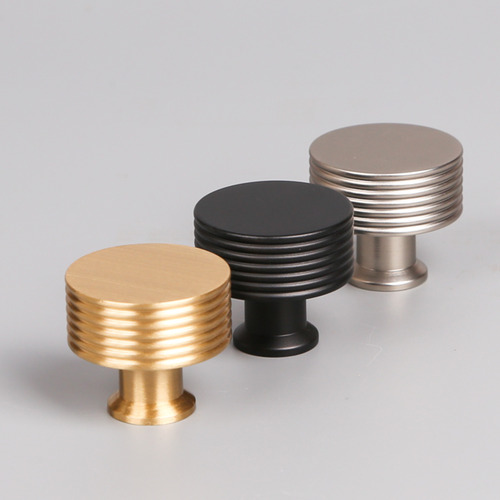 Memoria Brass Knob Temple & ster