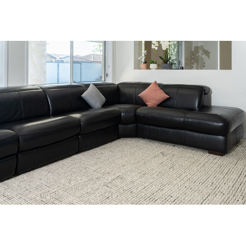 Black Dasoda Hand-Woven Wool Rug