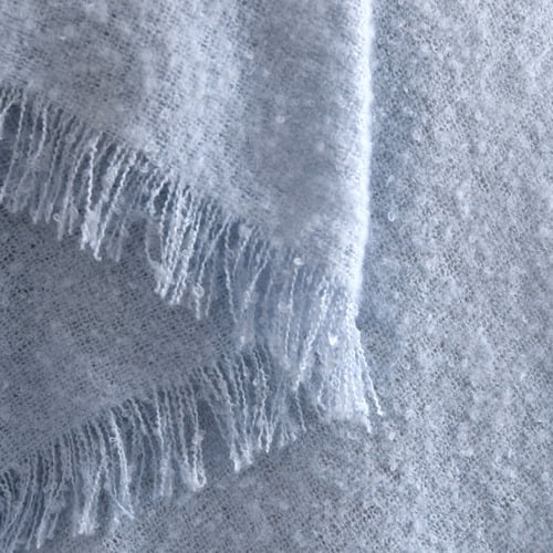 Leonor Boucle Throw