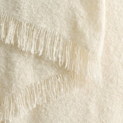 Leonor Boucle Throw