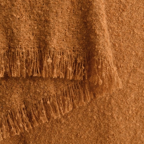 Leonor Boucle Throw