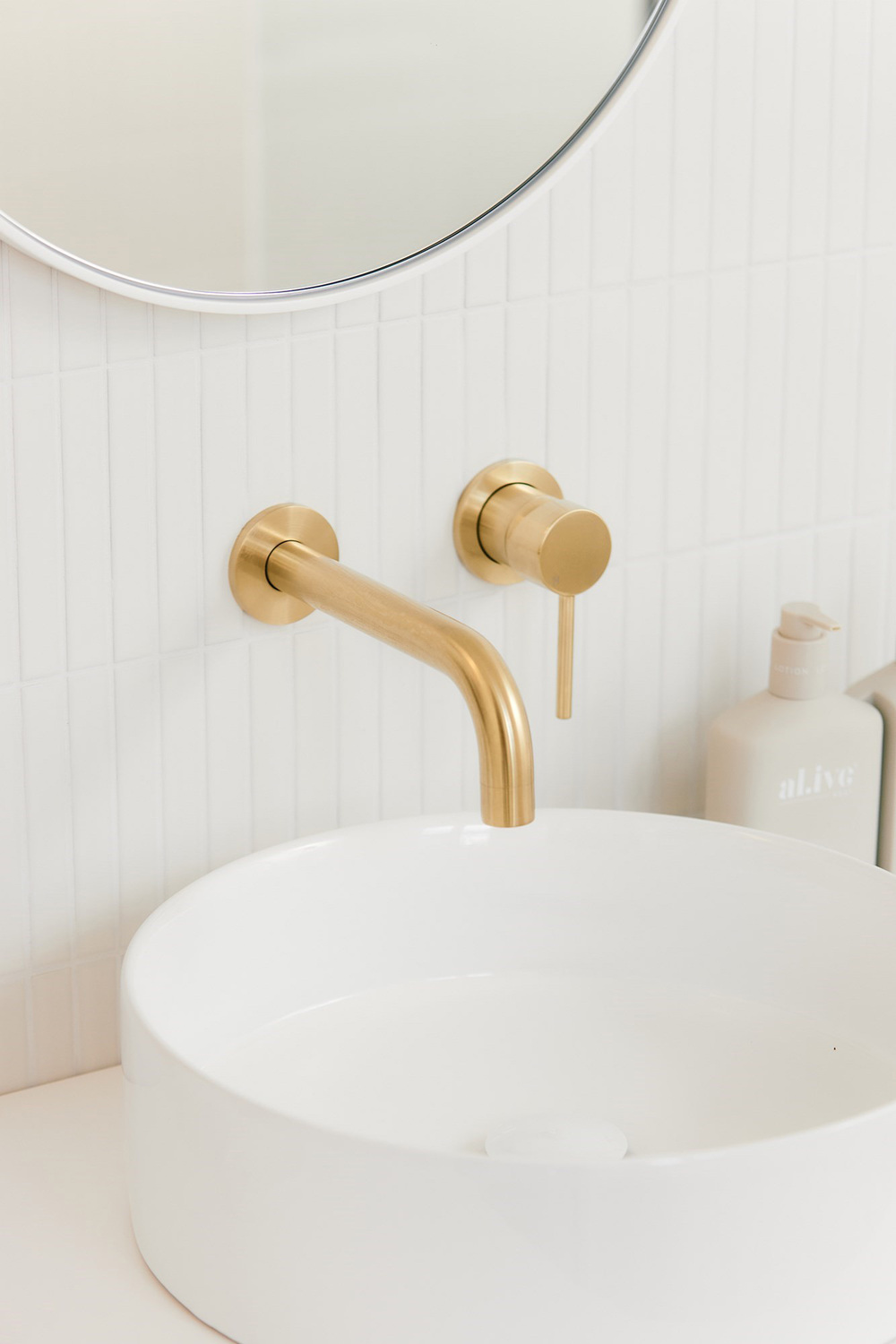 Bloom-200mm-Bath-Basin-Spout