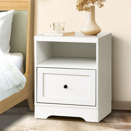 Loren Hamptons-Style Bedside Table